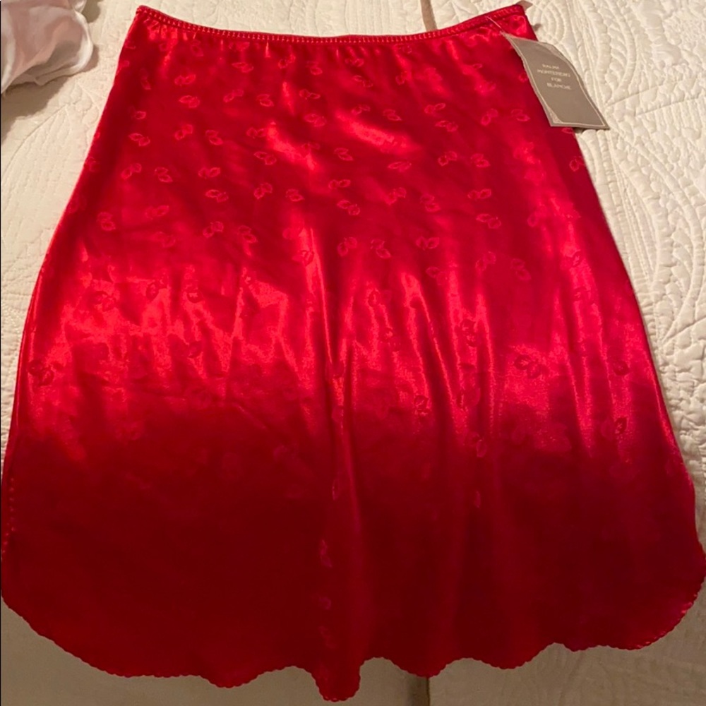 ✨Stunning Red vintage slip